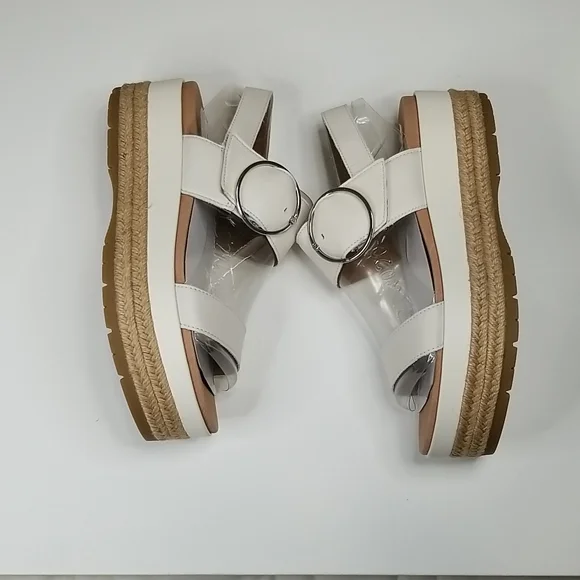 UGG April Sandal - Picture 3 of 9